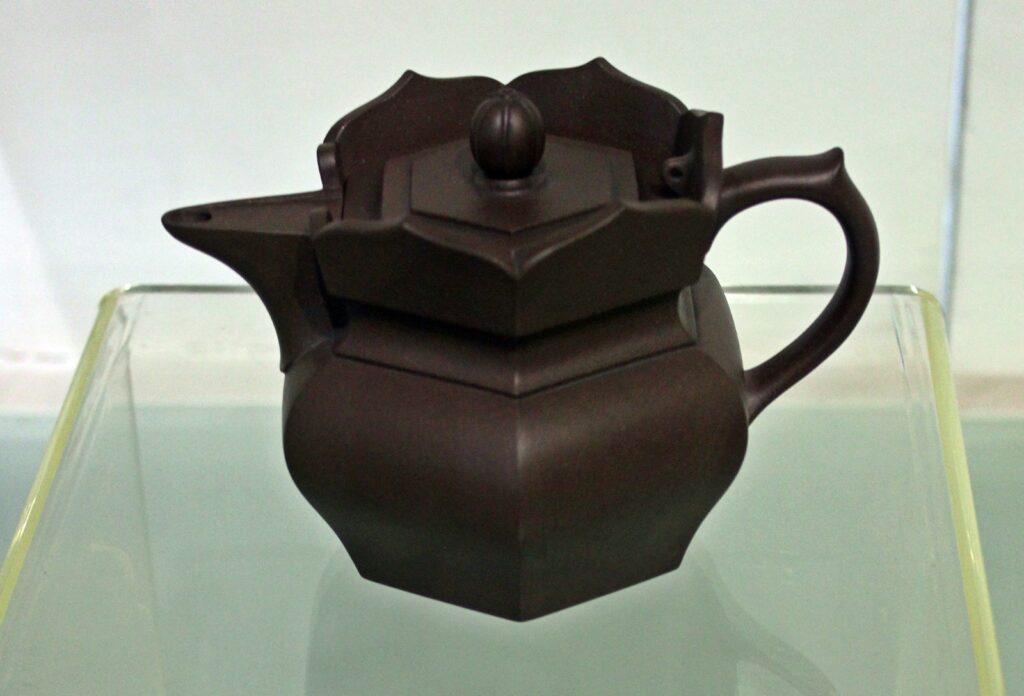 GuJingzhouMonksHatweb Monk's Hat teapot by Gu Jingzhou