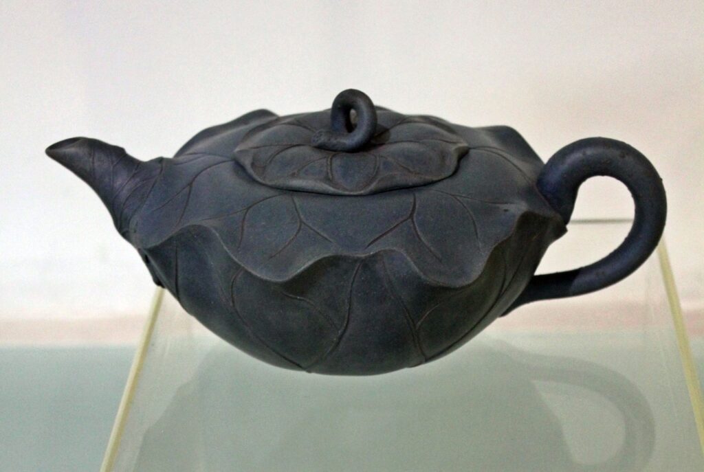 JiangRongweb Teapot with lotus leaf design by Jiang Rong