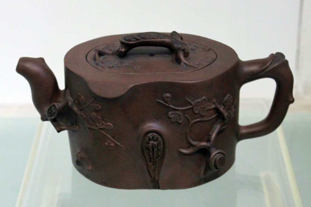 YangPengnianweb Plum-stump teapot by Yang Pengnian