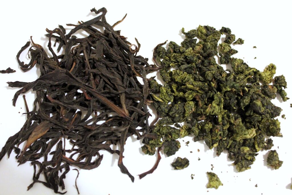 dark oolong and green oolong dark oolong and green oolong dry tea leaves