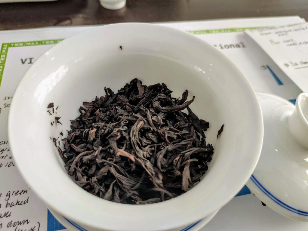 Da Hong Pao Dry dry tea leaves in gaiwan